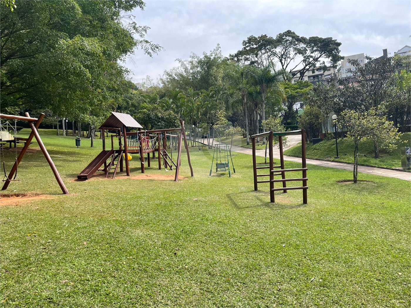 Cobertura à venda com 3 suítes em Jardim Vitória Régia, São Paulo, SP