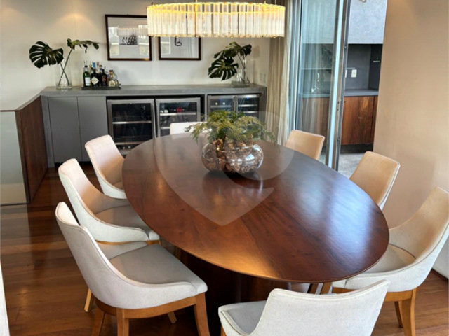 Apartamento à venda com 3 quartos, sendo 1 suíte,  em Jardim América, São Paulo, SP