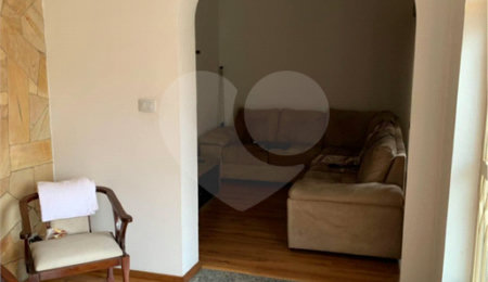 Casa à venda com 4 quartos, sendo 2 suítes,  no Centro, Mairinque, SP