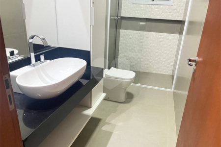 Casa à venda com 3 quartos, sendo 1 suíte, no condomínio Residencial Golden Ville, Itapetininga - SP