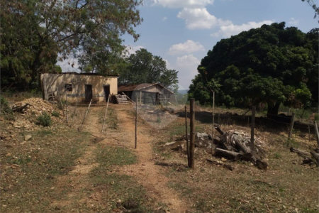 Sítio à venda com 2 quartos no Centro, Descalvado, SP