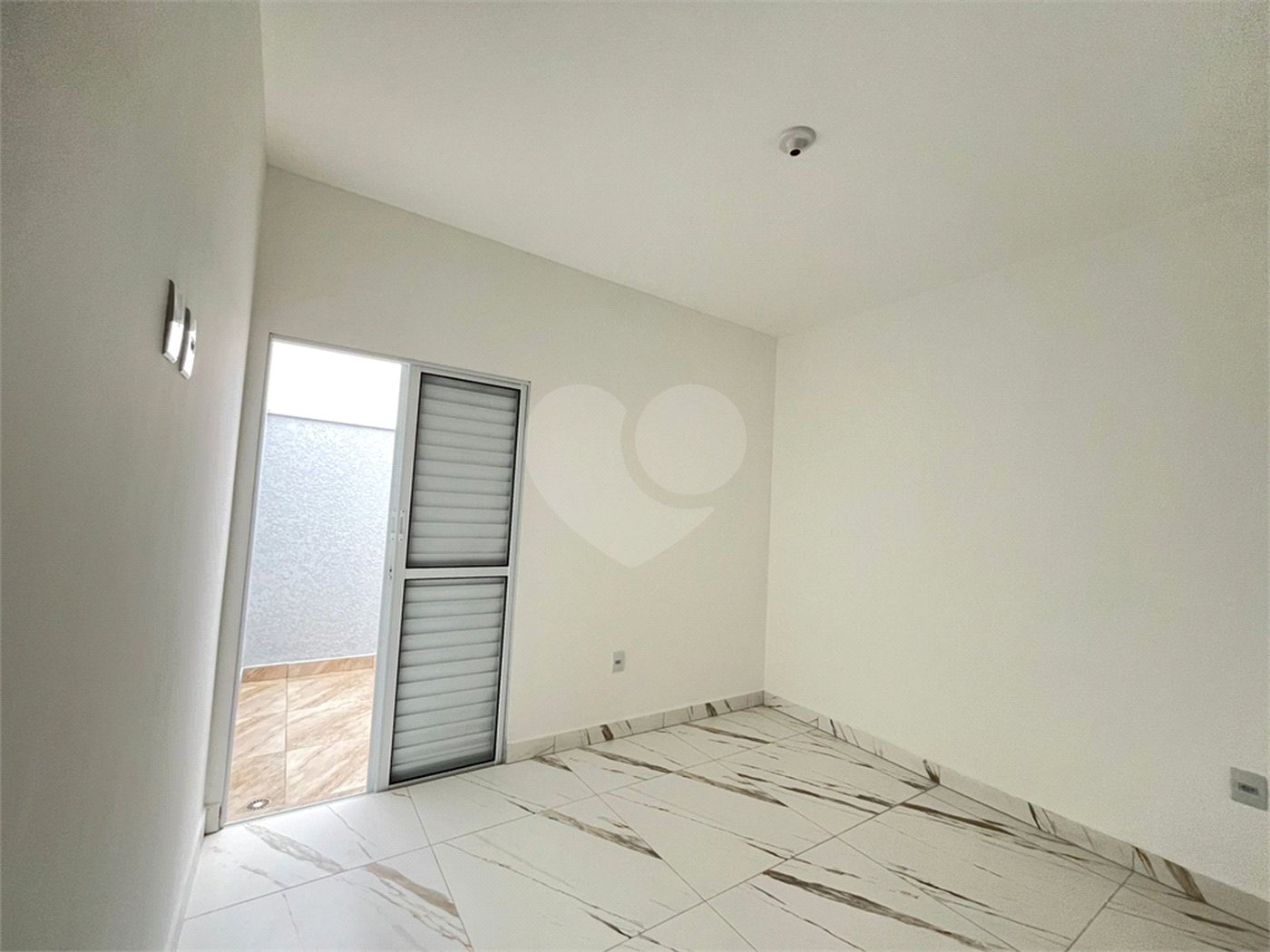 Casa de Vila à venda com 2 quartos, sendo 1 suíte, em Jardim das Orquídeas, Sorocaba, SP
