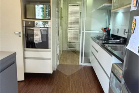 Casa à venda com 3 quartos, sendo 1 suíte, no condomínio Townhouse Village Morumbi, São Paulo - SP