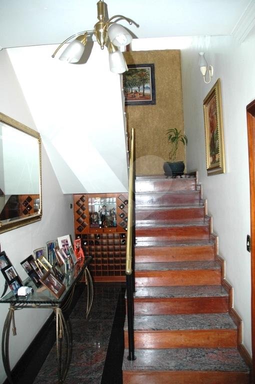 Sobrado à venda com 5 quartos, sendo 4 suítes, em Interlagos, São Paulo, SP