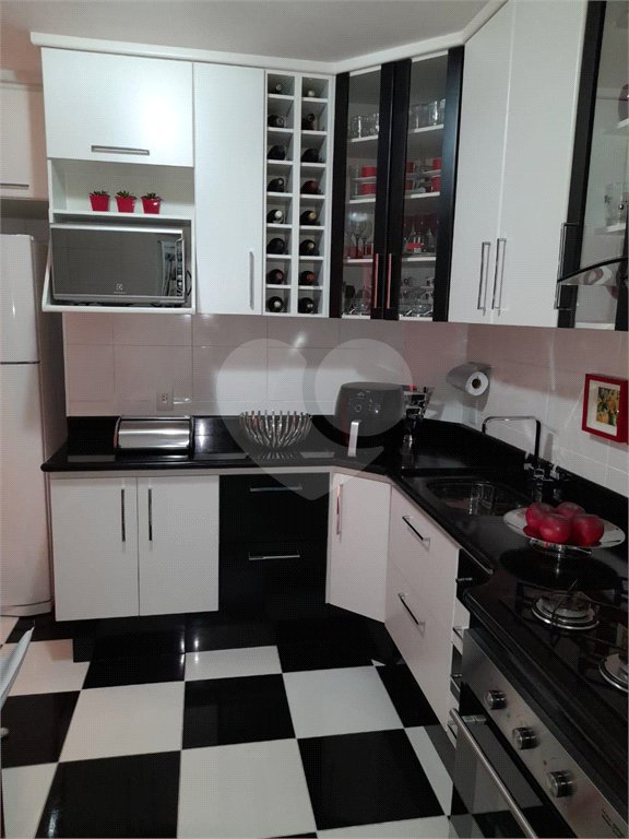 Apartamento à venda com 3 quartos, sendo 1 suíte,  no Centro, Mogi das Cruzes, SP