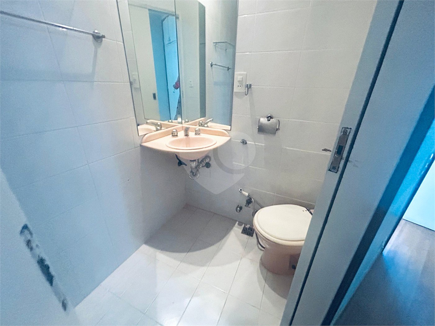 Apartamento à venda com 3 quartos, sendo 1 suíte, em Lagoa, Rio de Janeiro, RJ