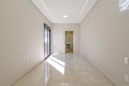 Casa à venda com 3 quartos, sendo 1 suíte, no condomínio Residencial London Park, Indaiatuba - SP