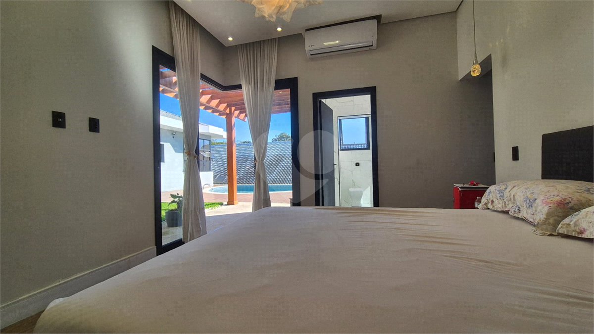 Casa à venda com 5 quartos, sendo 3 suítes, no condomínio Residencial Vale do Lago, Sorocaba - SP