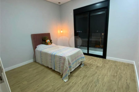 Casa à venda com 3 quartos, sendo 1 suíte,  no condomínio Residencial Mantova, Indaiatuba - SP