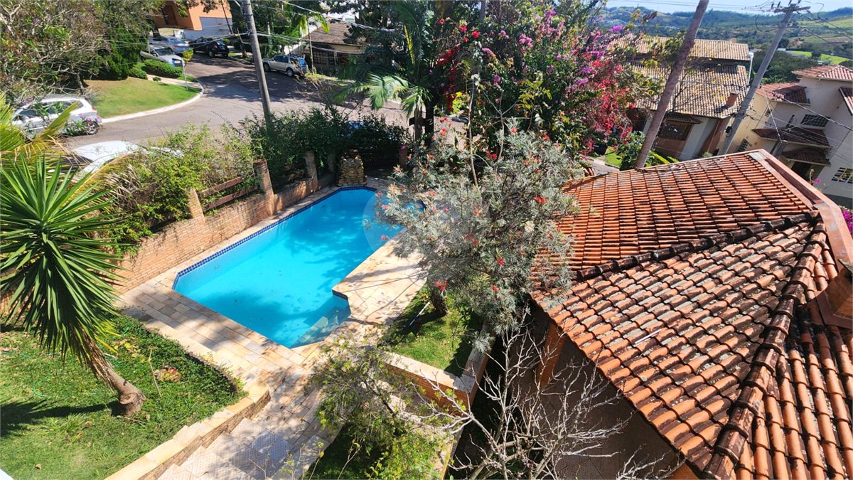 Casa à venda ou para alugar com 3 suítes no condomínio Villagio Capriccio, Louveira - SP