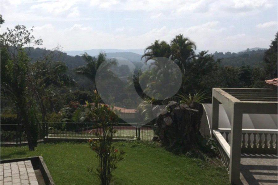 Casa à venda com 6 quartos, sendo 5 suítes, em Roseira, Mairiporã, SP
