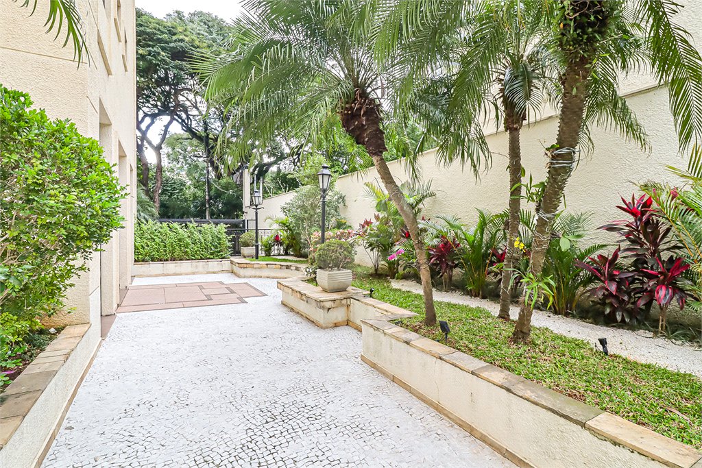 Apartamento à venda com 4 quartos, sendo 3 suítes, em Brooklin Paulista, São Paulo, SP