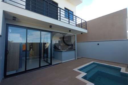 Casa à venda com 3 quartos, sendo 1 suíte, no condomínio Lago dos Ipês, Itapetininga - SP