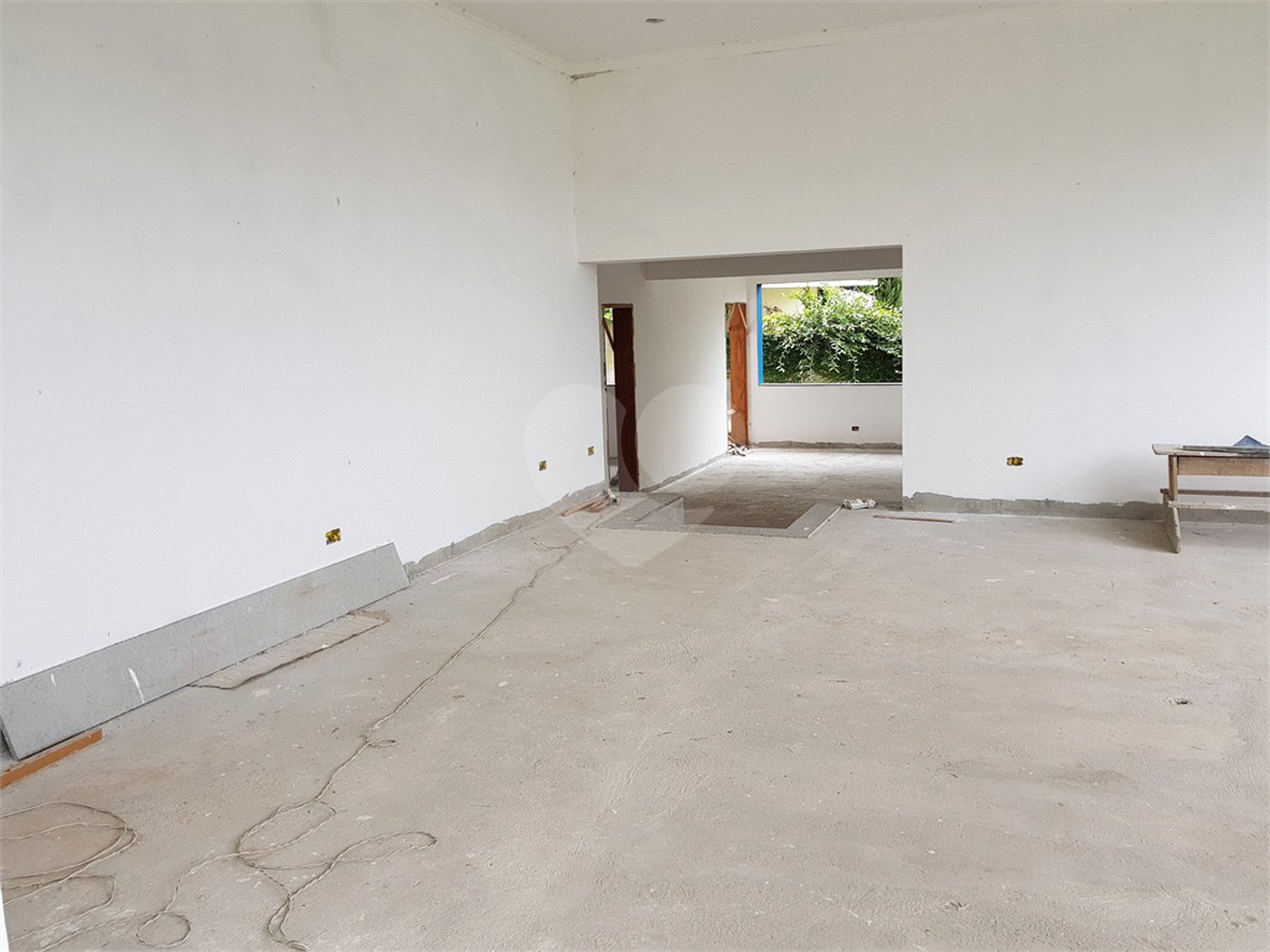 Casa à venda com 4 suítes no condomínio Suíça da Cantareira, Mairiporã - SP