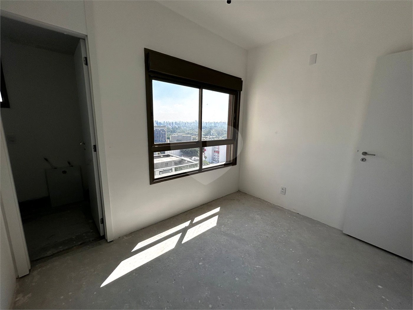Apartamento à venda com 4 quartos, sendo 2 suítes,  em Vila Clementino, São Paulo, SP