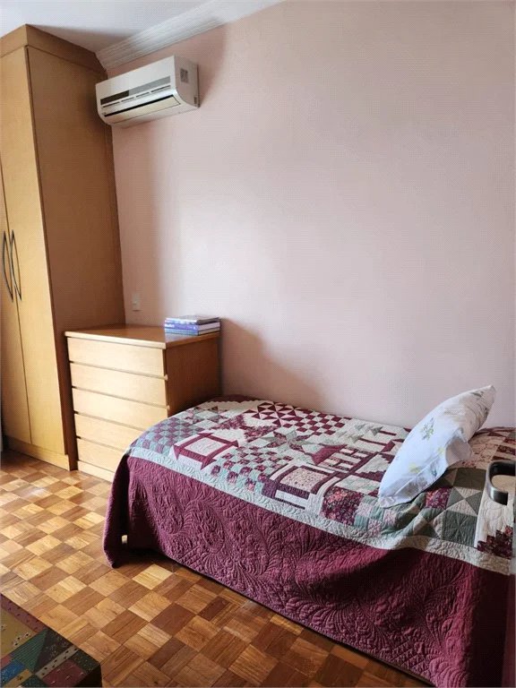 Casa à venda com 4 quartos, sendo 2 suítes, em Vila Romana, São Paulo, SP