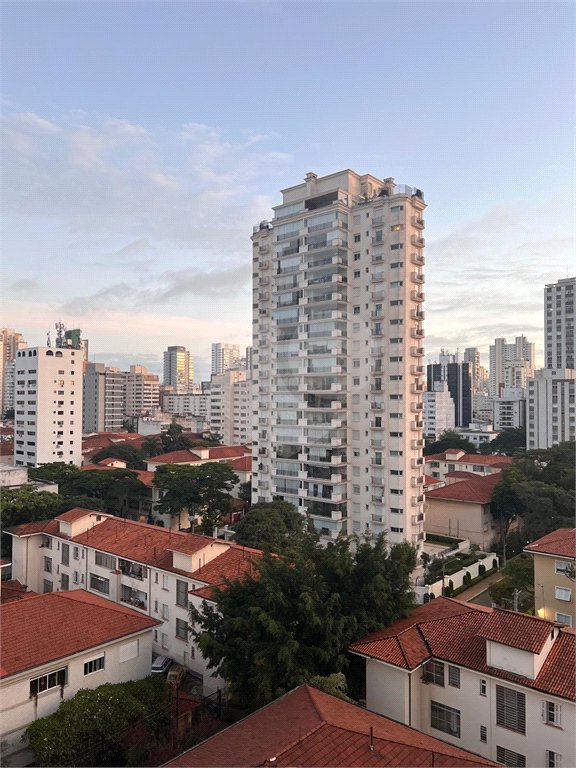 Apartamento à venda com 3 quartos, sendo 1 suíte, em Pinheiros, São Paulo, SP