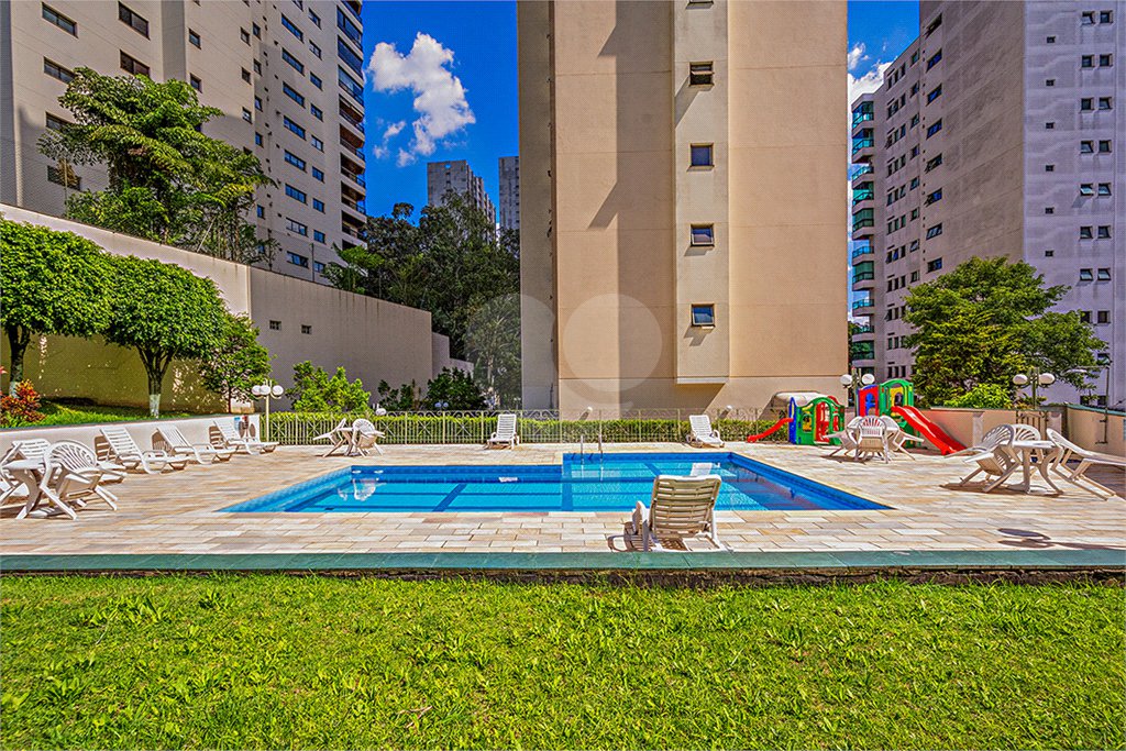 Apartamento à venda com 4 quartos, sendo 3 suítes, em Morumbi, São Paulo, SP