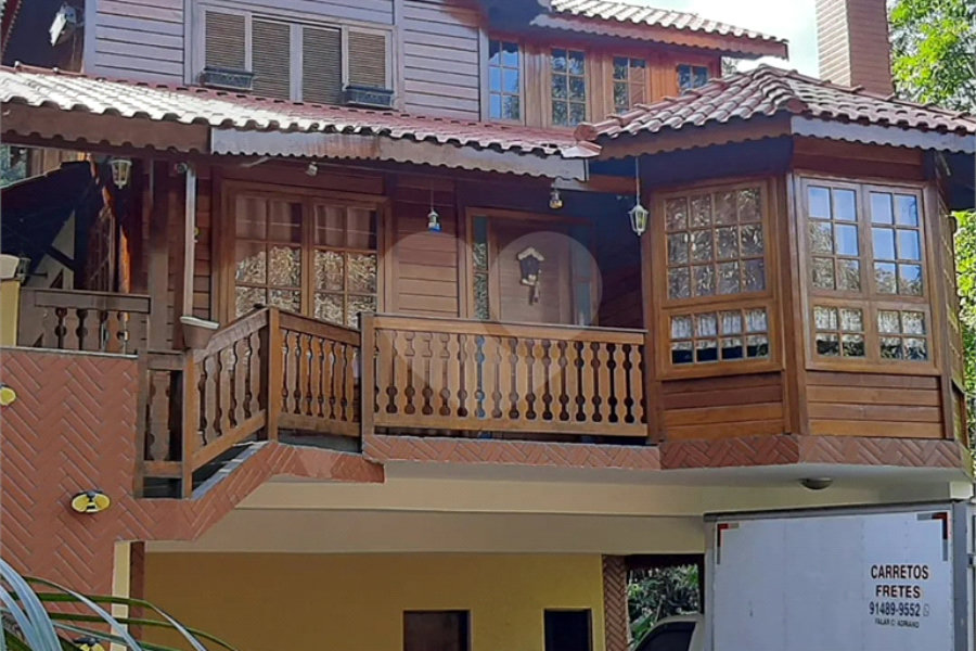 Casa à venda com 5 quartos, sendo 1 suíte, no condomínio Parque Suiça, Caieiras - SP