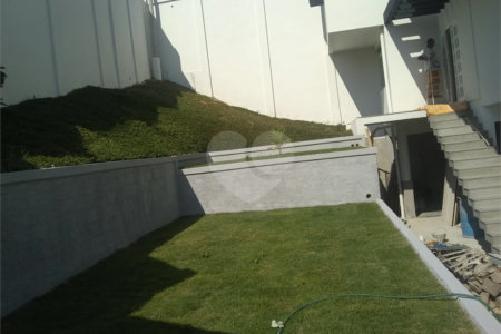 Casa à venda com 4 quartos, sendo 2 suítes, no condomínio Residencial Green Ville, Rio de Janeiro - RJ