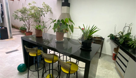 Sobrado à venda com 3 suítes em Jardim Petrópolis, São Paulo, SP