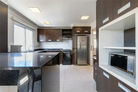 Apartamento à venda com 3 quartos, sendo 1 suíte, em Itaim Bibi, São Paulo, SP