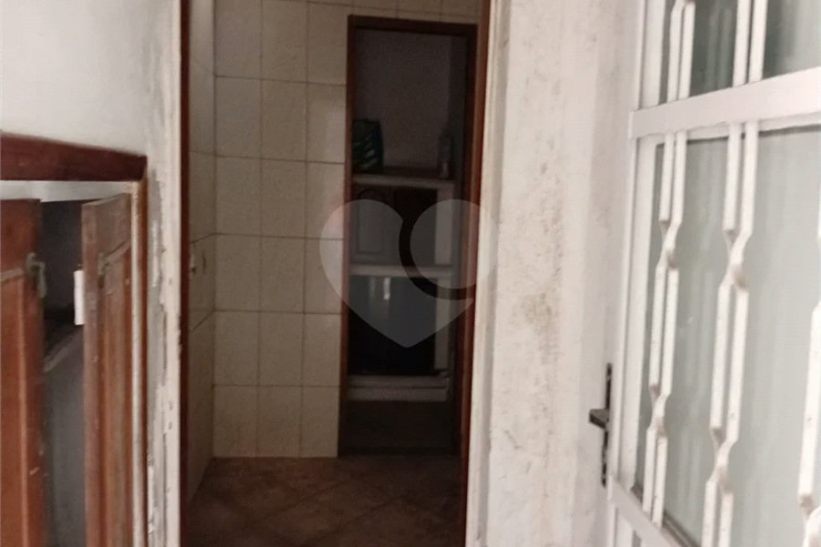 Casa Térrea à venda com 4 quartos, sendo 1 suíte, em Vila Antonieta, São Paulo, SP
