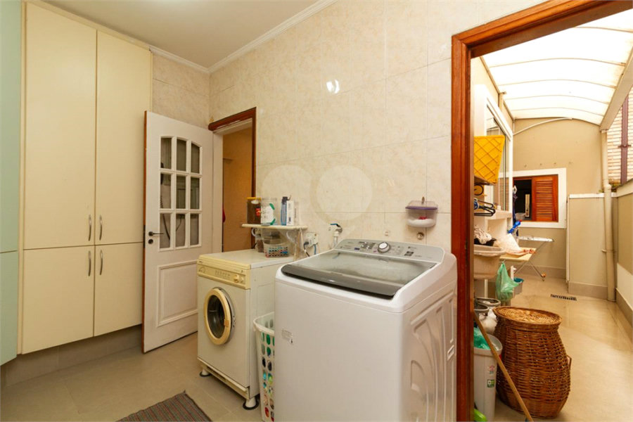 Casa à venda com 4 quartos, sendo 2 suítes, no condomínio Da Serra, São Paulo - SP