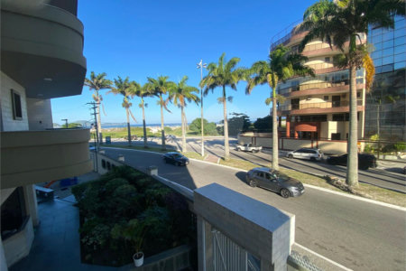 Apartamento à venda com 3 quartos, sendo 1 suíte,  em Vila Nova, Cabo Frio, RJ