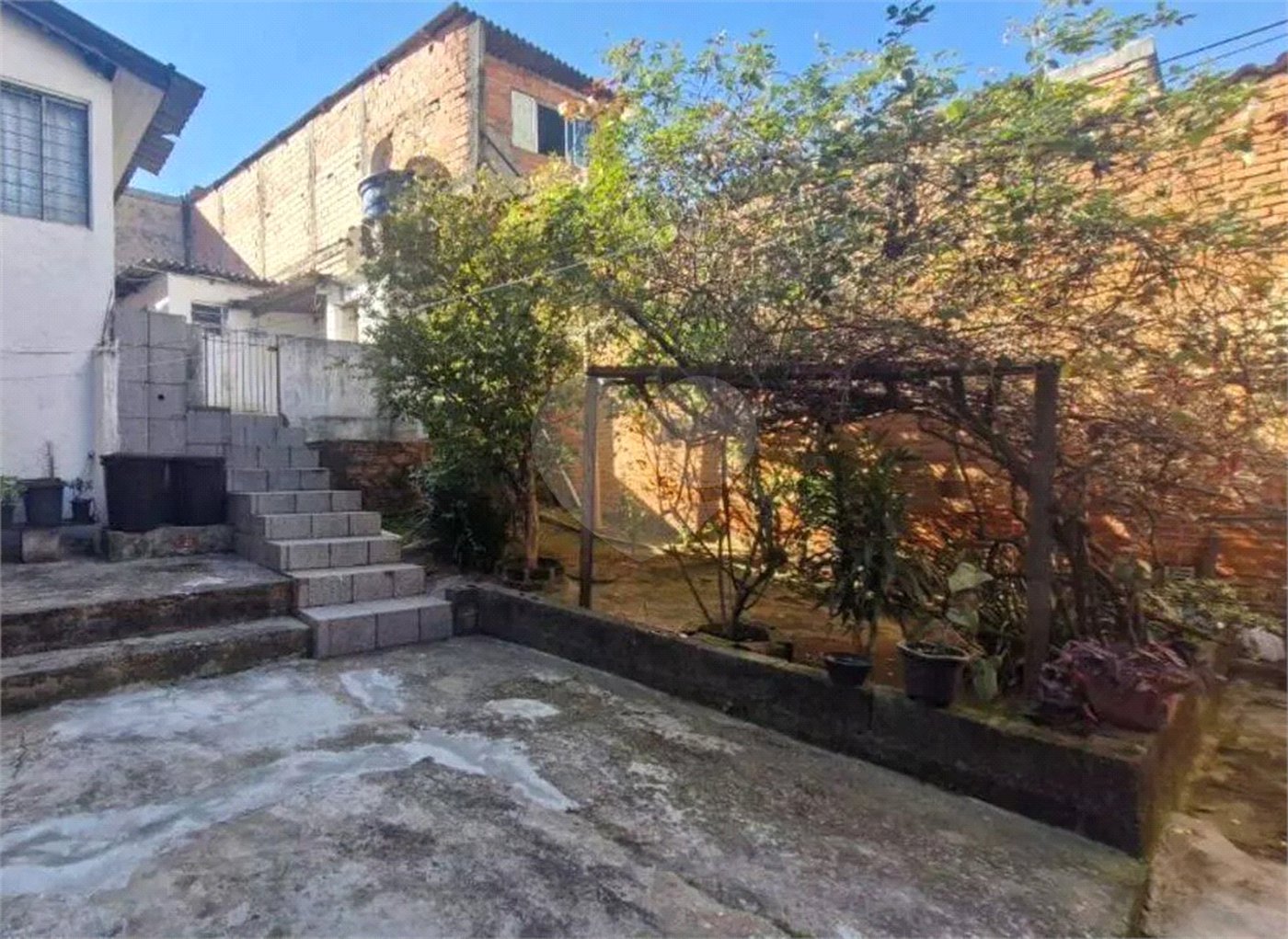 Sobrado à venda com 8 quartos em Vila Guarani, São Paulo, SP
