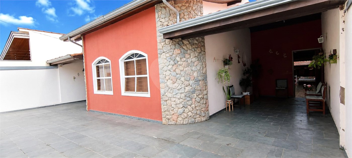 Casa Térrea à venda com 3 suítes em Jardim Prestes de Barros, Sorocaba, SP