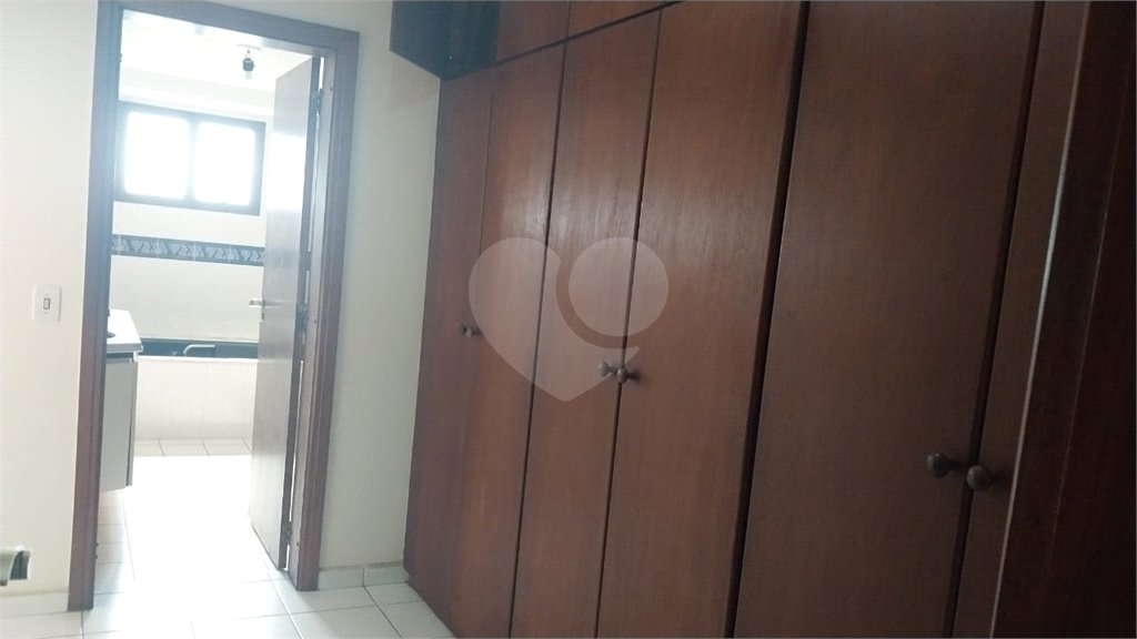 Apartamento à venda com 4 quartos, sendo 2 suítes, em Tombo, Guarujá, SP