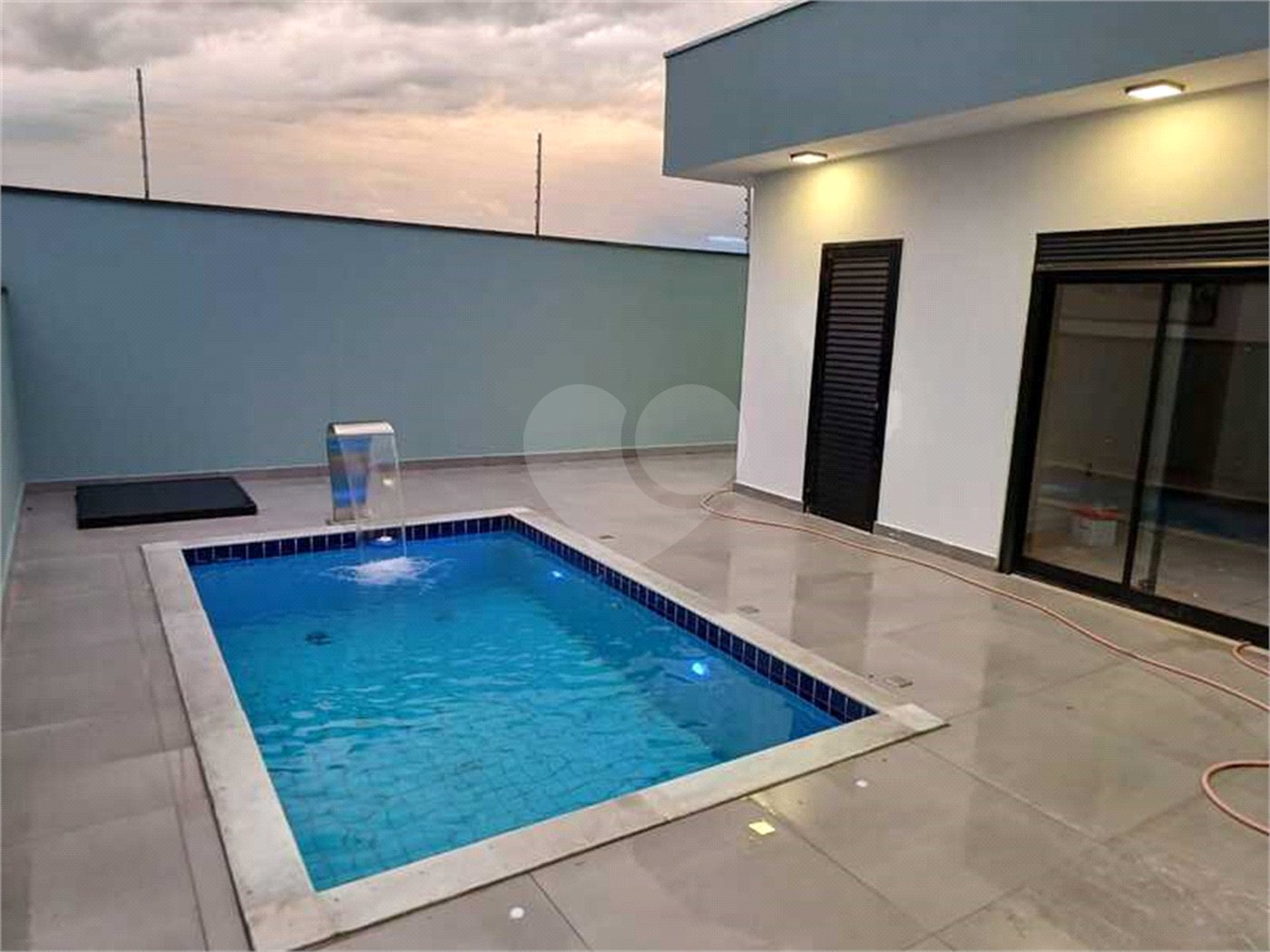 Casa à venda com 3 suítes no condomínio Residencial Alto de Itaici, Indaiatuba - SP