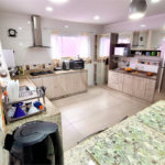 Casa à venda com 3 quartos, sendo 2 suítes, no condomínio Residencial West Green, Rio de Janeiro - RJ