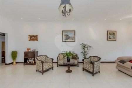 Casa à venda ou para alugar com 5 quartos, sendo 3 suítes, em Chácara Pavoeiro, Cotia, SP