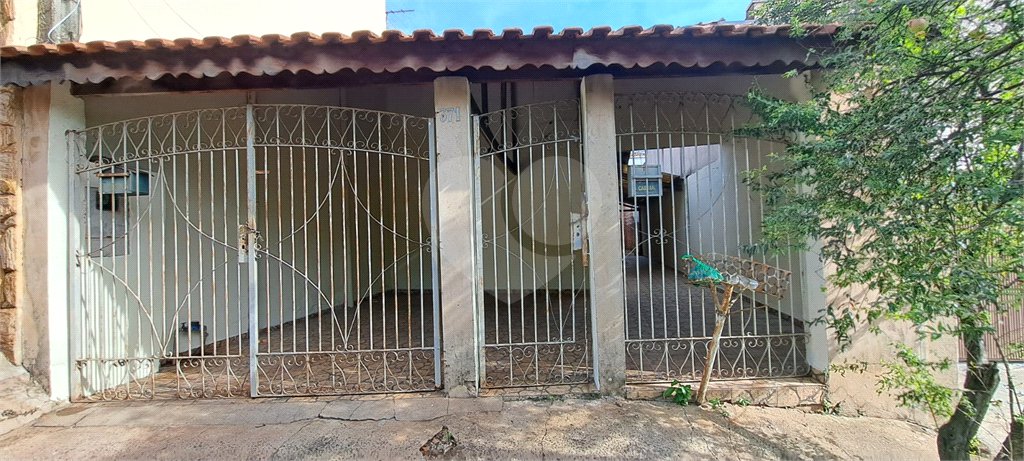 Casa ampla em bairro tranquilo – excelente oportunidade para morar ou investir!