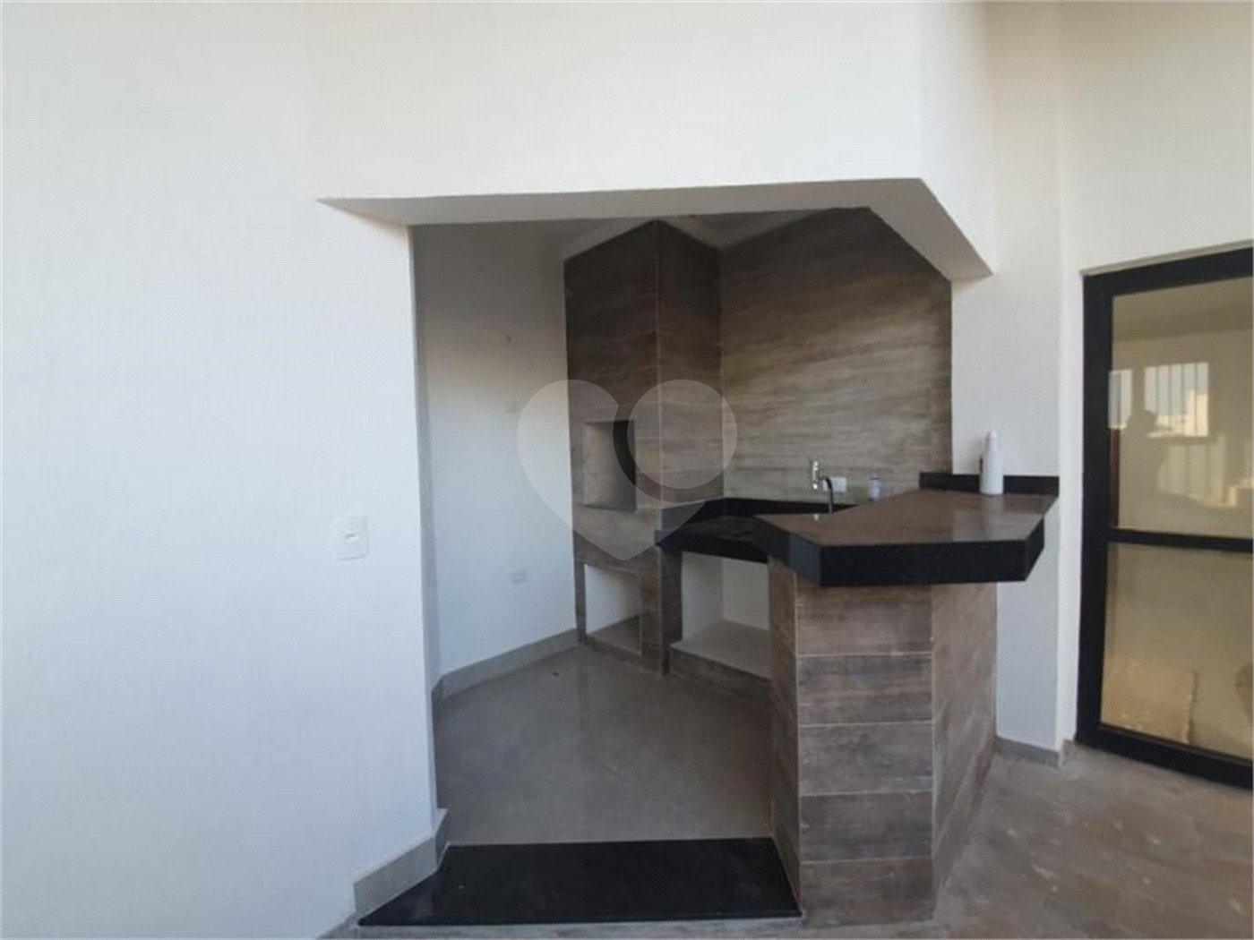 Apartamento Cobertura, no Condomínio Porto Sol.