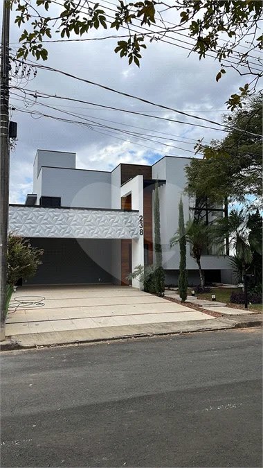 Casa de Alto Padrão à Venda – Condomínio Terra Magna | Indaiatuba/SP - Sofisticação, conforto e funcionalidade. Este magnífico sobrado possui 300 m² de área construída em um terreno de 420 m², com ambientes amplos, integrados e acabamentos de alto padrão. Destaques do imóvel - 4 dormitórios, sendo 3