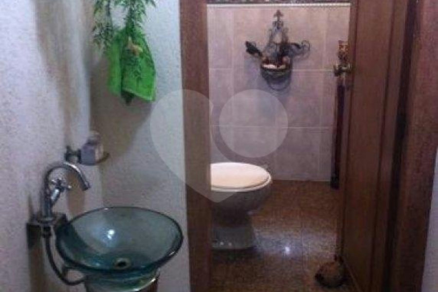 Sobrado à venda com 6 quartos, sendo 4 suítes, em Barro Branco (zona Norte), São Paulo, SP