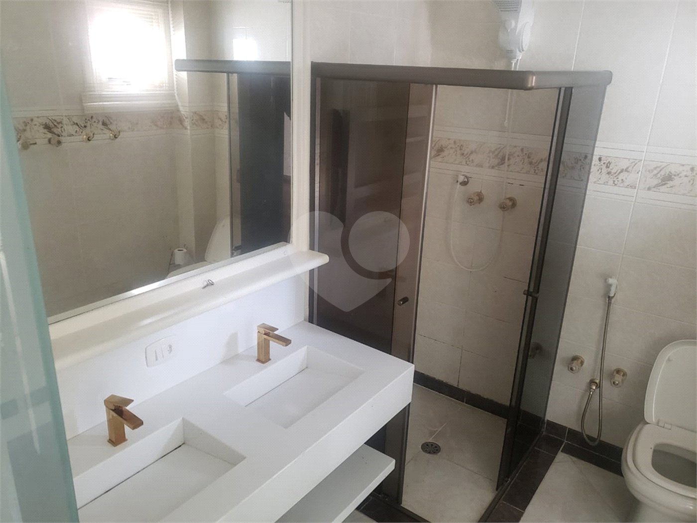 Sobrado à venda com 4 quartos, sendo 2 suítes,  em Tremembé, São Paulo, SP