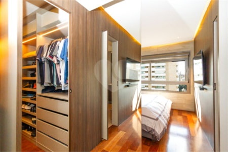 Apartamento à venda com 3 quartos, sendo 1 suíte, em Vila Mariana, São Paulo, SP
