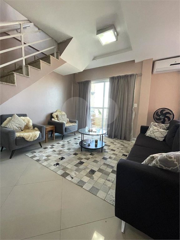 Cobertura à venda com 3 suítes em Braga, Cabo Frio, RJ