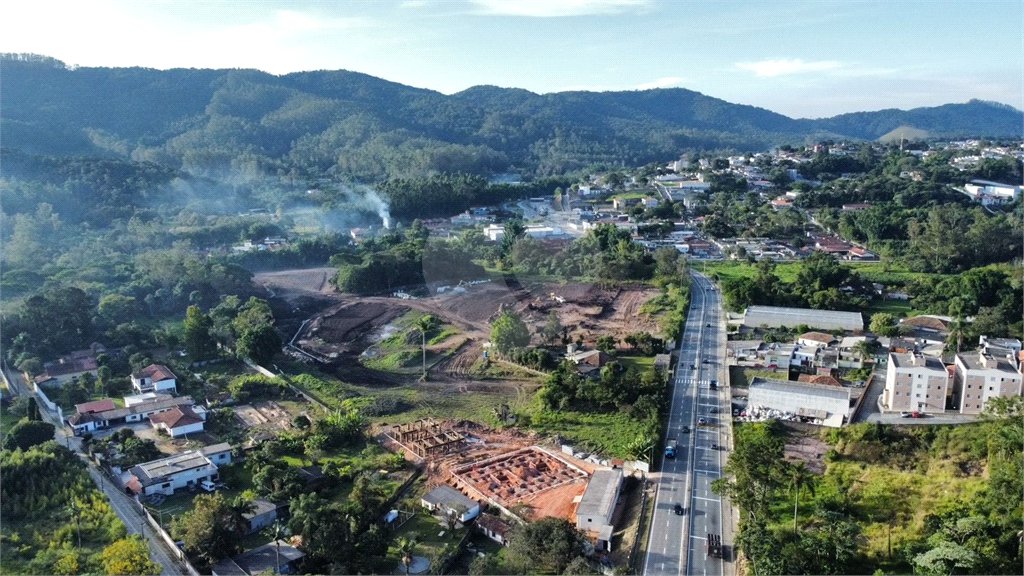 Terreno à venda no condomínio Loteamento Vale Suiço, Mogi das Cruzes - SP