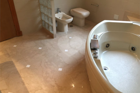 Casa à venda com 4 quartos, sendo 2 suítes, no condomínio Residencial Morumbi, São Paulo - SP