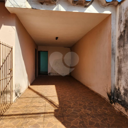 Casa à venda com 2 quartos no Centro, Araraquara, SP