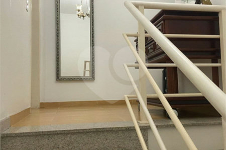 Sobrado à venda com 3 quartos, sendo 1 suíte,  em Vila Nova Pauliceia, São Paulo, SP