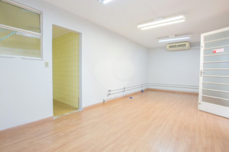 Casa à venda ou para alugar com 3 quartos, sendo 1 suíte,  em Mirandópolis, São Paulo, SP