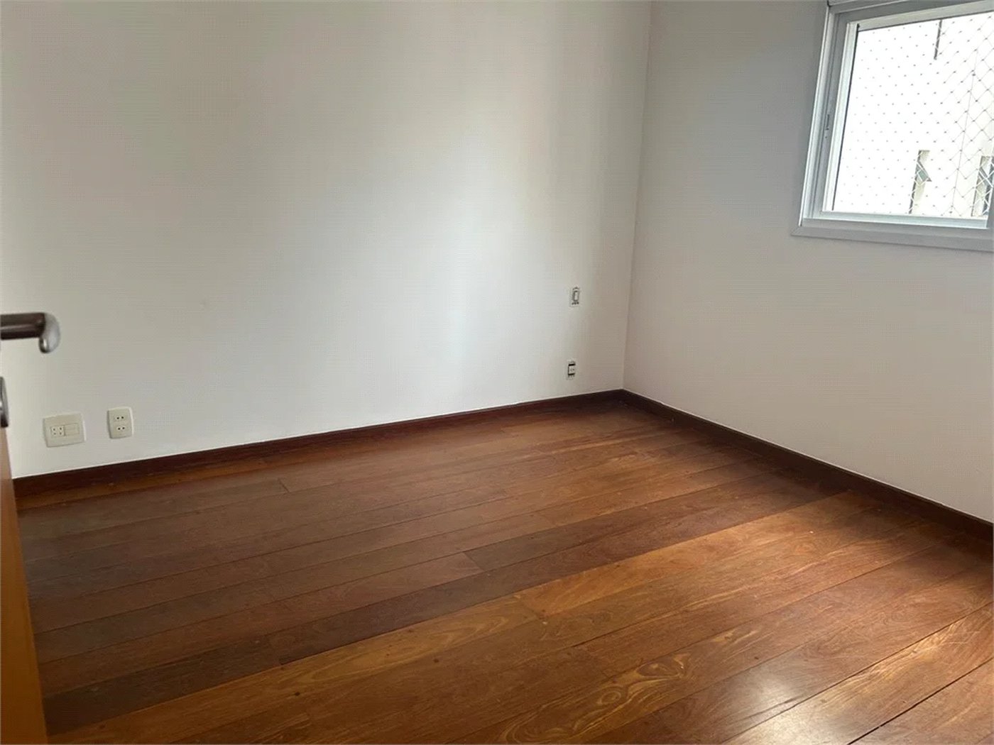 Apartamento para alugar com 3 quartos, sendo 1 suíte, em Pinheiros, São Paulo, SP