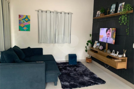 Casa à venda com 3 quartos, sendo 1 suíte, no condomínio Residencial Ponderosa, São Roque - SP