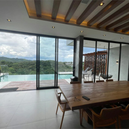 Casa à venda com 3 suítes no condomínio Hills, Arujá - SP